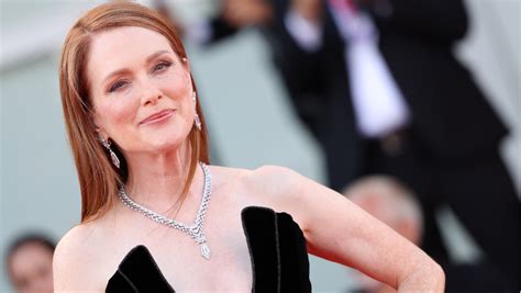 julianne moore nackt|Julianne Moore nude and sex videos